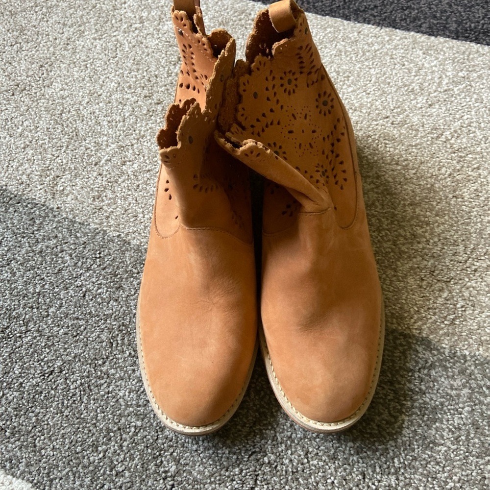 Anthropologie Miss Albright Brown Cut-Out Ankle Booties Size 6B - Picture 4 of 8